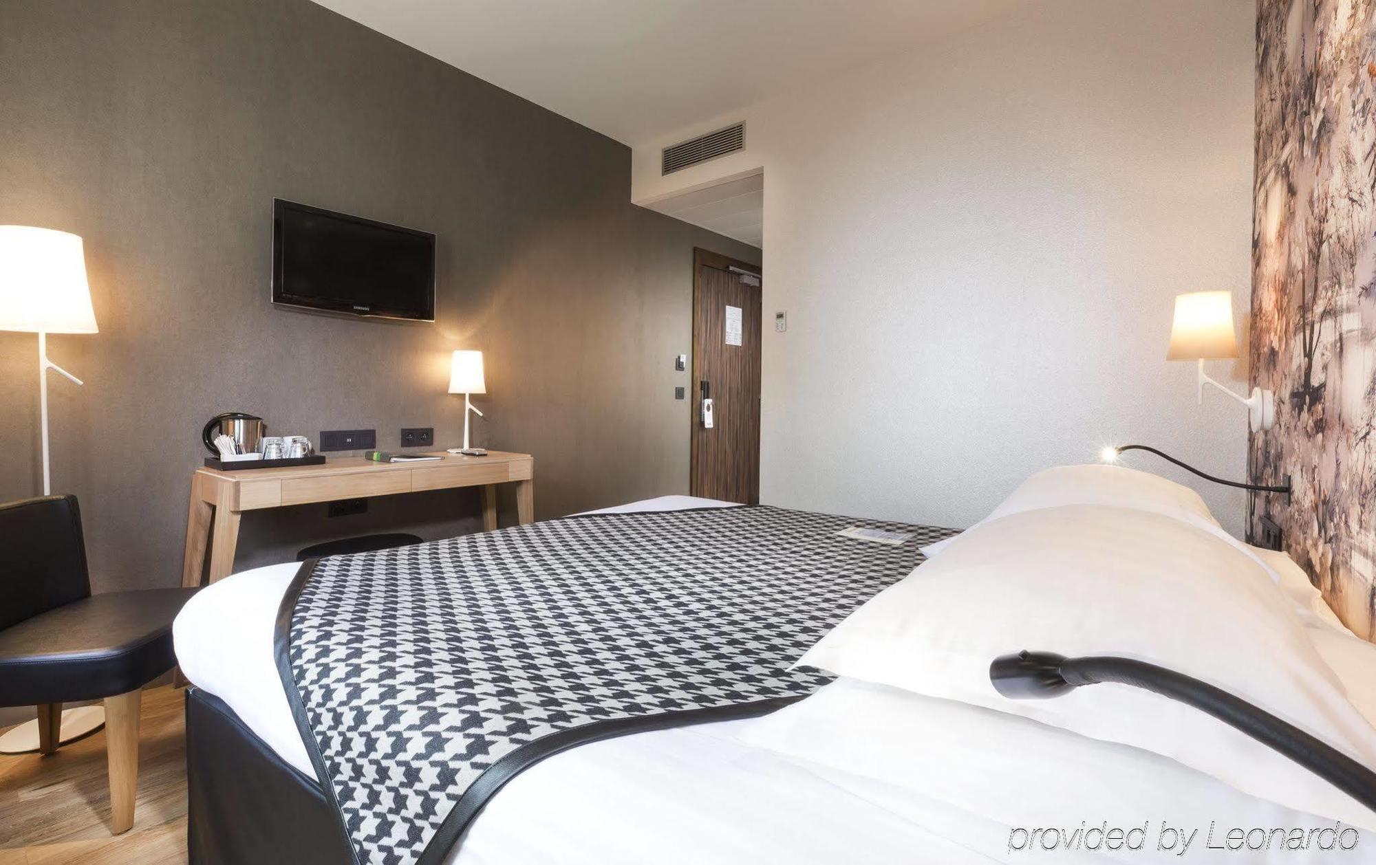 Hotel Acanthe - Boulogne Billancourt 외부 사진